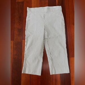 Anne Klein striped capris size women’s  small